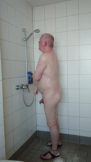 Erotic Showers in Birkenstocks