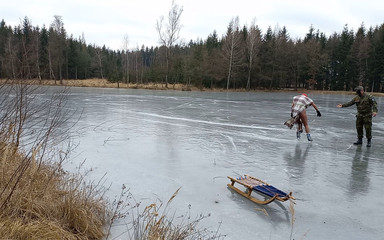 On the Ice - Behind Scenes