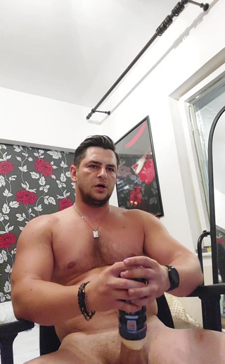 Big Cumshot Flexing My Big Arms When I Fuck Hard the Toy