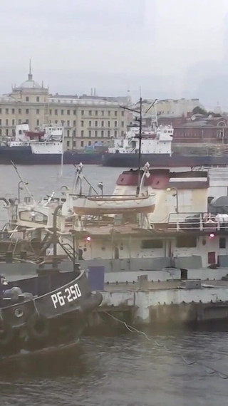 Exclusive video Bareback: Hot gay couple love to fuck on the windowsill