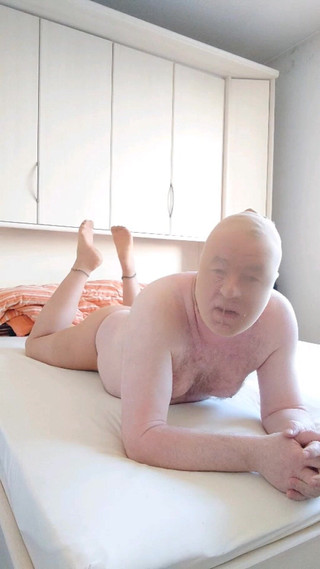 In Tights on the Bed in Braunschweig