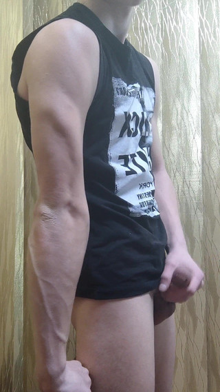 Flexing and jerking off