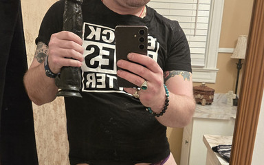 Yummy dude's looking fo Stepdaddy