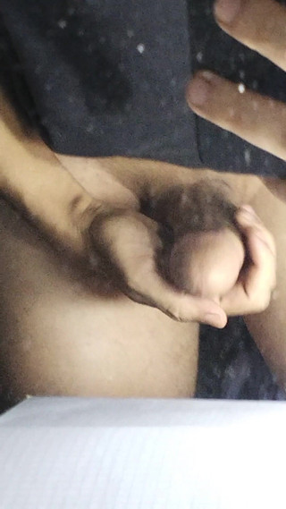 New Pictures of an Arab Penis After Showering