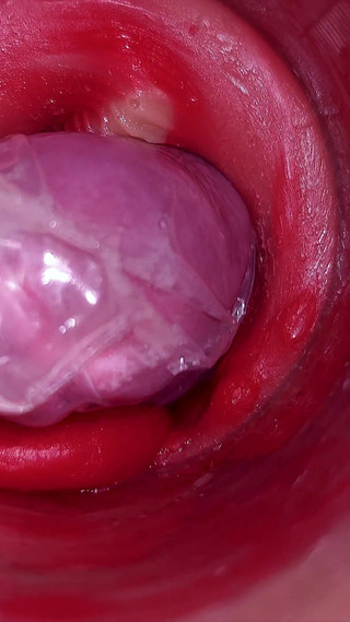 The Camera Inside the Deep Pussy Records a Huge Ejaculation with a Stuck Condom!