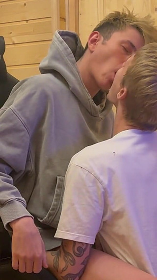 Full Video Called a Friend with a Big Cock to Fuck While the Guy Is Resting