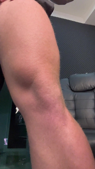 Muscle Ddy Catches You Perving