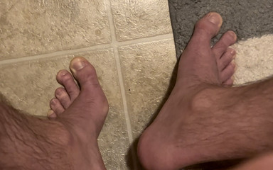 Bathroom Wank & Cum Shot