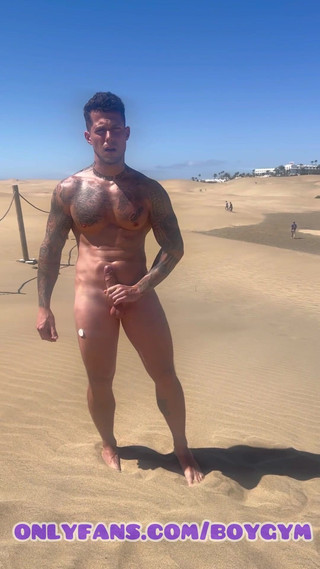 Hot Jock Boygym Play with His Fat Cock in the Beach, People Discover Me