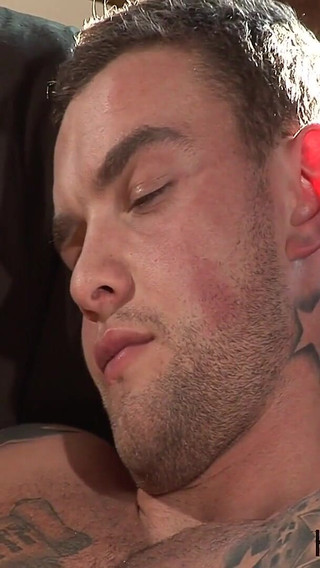 Andy Lee Solo (aka Lee Andrews) - Beefy Cage-fighter with Thick Meaty Dick & Two Meters Cum Explosion!