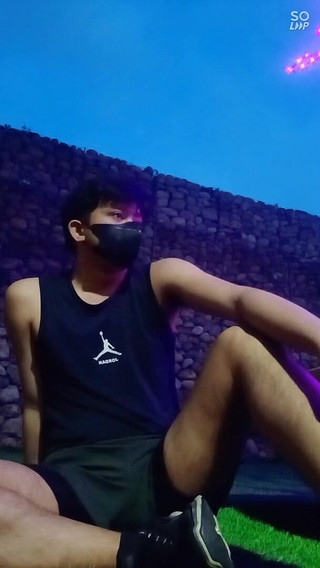 Asian Twink Outdoor Session with Cumshot