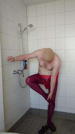 Pantyhose and Incontinence Trousers in the Shower