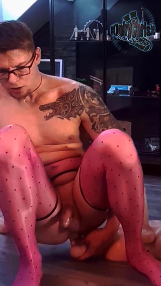 Kinkychrisx - Pink Shiny Nylons