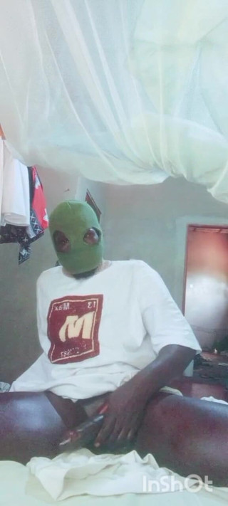 Black African Mandingo Shows How to Cum in 7 Minutes When You Have a BBC