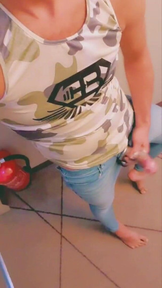 Slutboyben Cam4 Hotel Floor Exhibitionist