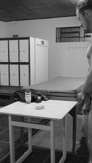 Hunk Bloke Towel Drop Show