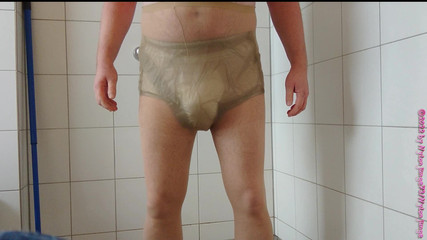 Nylonjunge Incontinence Test 1