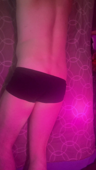 Waking up Extremely Horny so I Rub One Out in Bed and Moan While I Cum