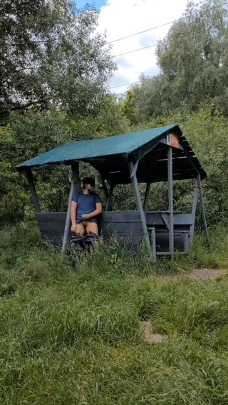 Jerkoff in Public Park