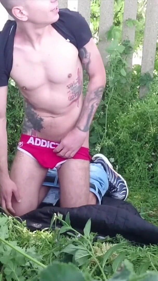 Two Boys Fuckinf Raw Oiin Public Parc in London