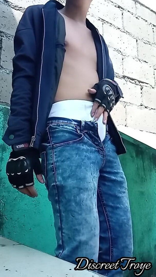 Pinoy Rider Handjob at Cemetery - Sarap Jakol Pinoy Rider Sa Sementeryo