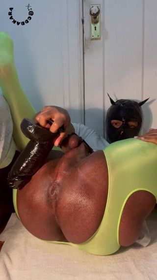 Do You Want to See My Ass Being Stretched Out? Extremely Straight Things Happening in My Room Today