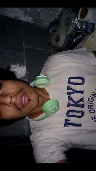 Gotea Semen En La Cabeza Rosada