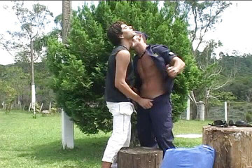 Slam in nature these two cute boyz