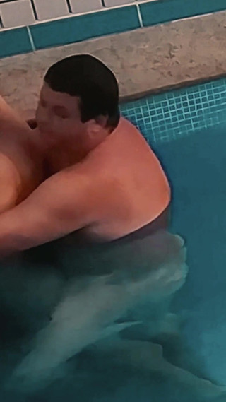 Pool Fight: Bear Chubby Vs Jobber - Naked