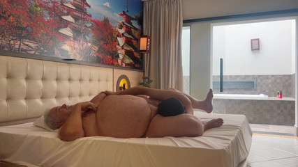 Big Stepdaddy: Scissor Legs with Blowjob