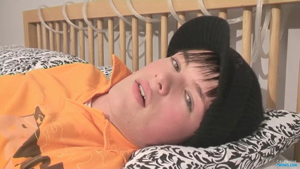 Fit Leon Loves That Dildo