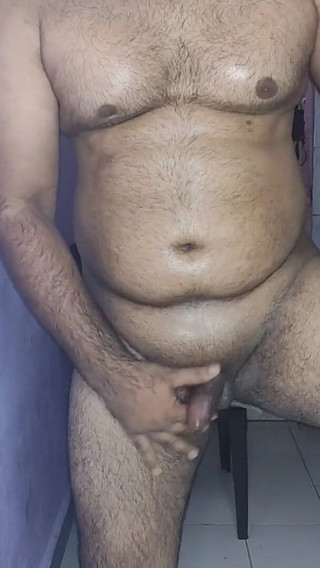 Beefy Hairy Muscular Man Cumshot Video