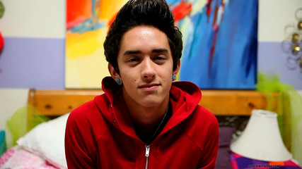 Artsy Twink Gets Interviewed