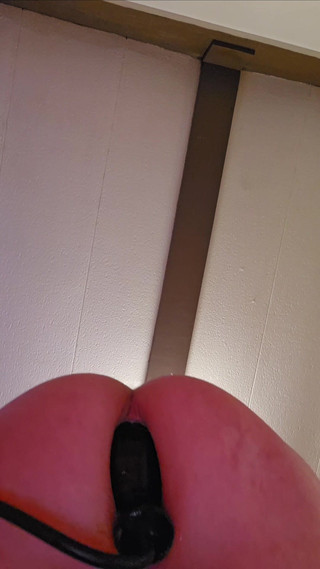 Gaping with Inflatable Plug