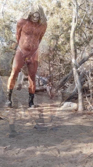 Caught in Dunes - Moment