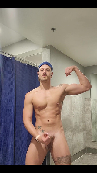 I Love Flexing and Showing off in the Locker Room!! Get Naked and Stroke with Me
