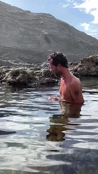 Natural Naked Bath Tim Blesh