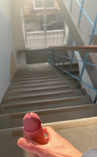 No One at Work Equals Chance to Jerk off!