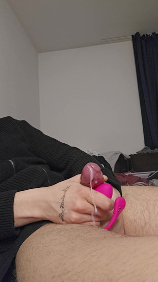 Cumshot from female vibrator